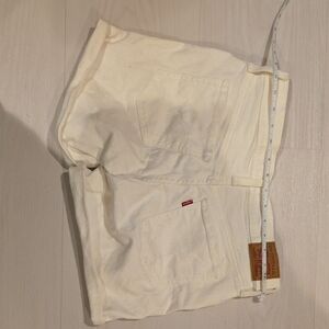 Levi's Womens Cream Denim Shorts Size 27